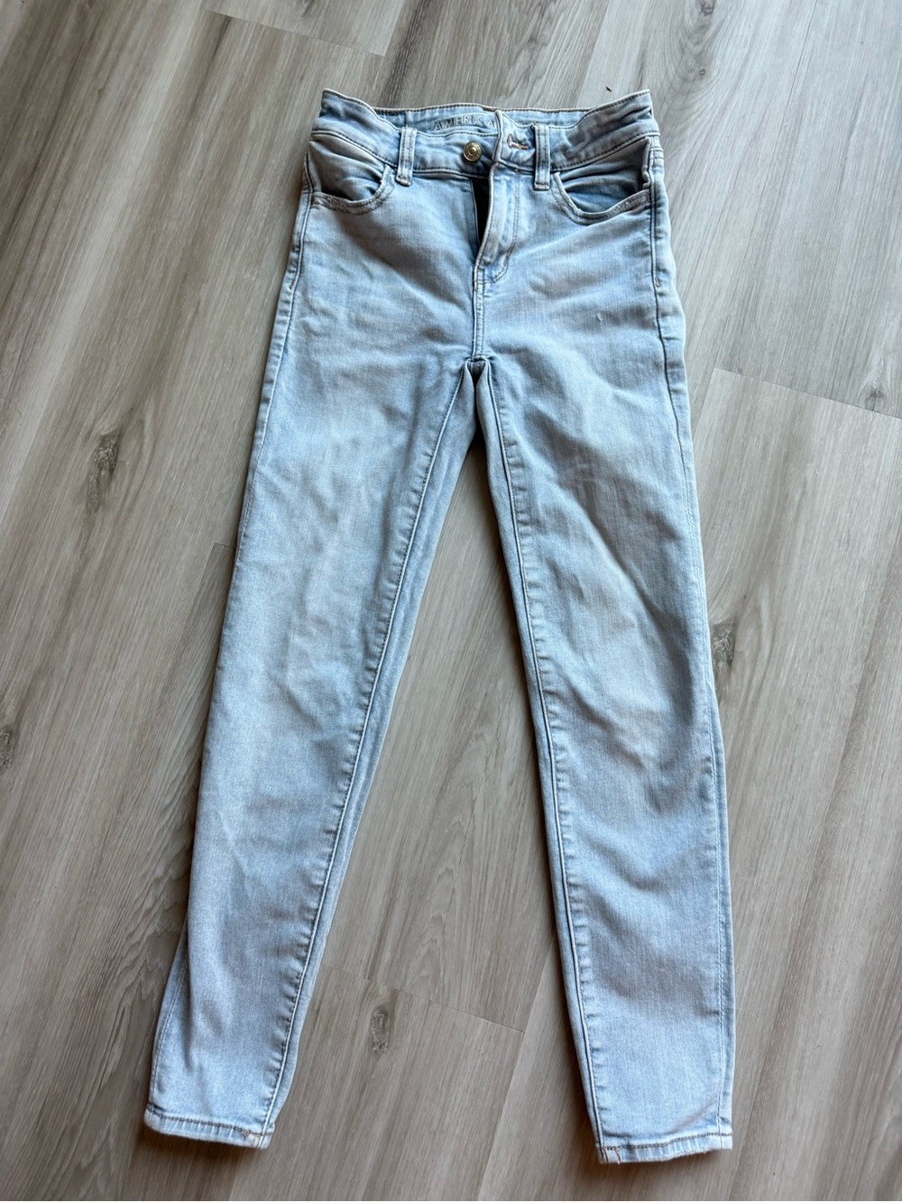 American Eagle Outfitters Light Wash Skinny Jeans
